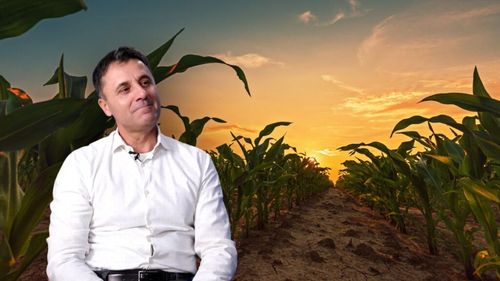 VIDEO | Fermierii care cumpără sămânță de porumb și rapiță vor fi asigurați/ Gábor Raviczki (Bayer): „Din 2026, dezvoltăm un sistem nou de asigurare a porumbului”