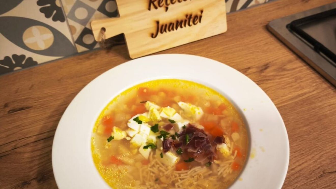 Rețetele Juanitei | Supă de pui cu ou și jamon adăugat sau supă „picadillo” andaluză/ O variantă la supa clasică de pui și tăieței