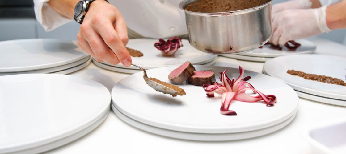 Țara europeană care își reinventează gastronomia după decenii de comunism/ Povestea renașterii culinare care a atras atenția Michelin și National Geographic