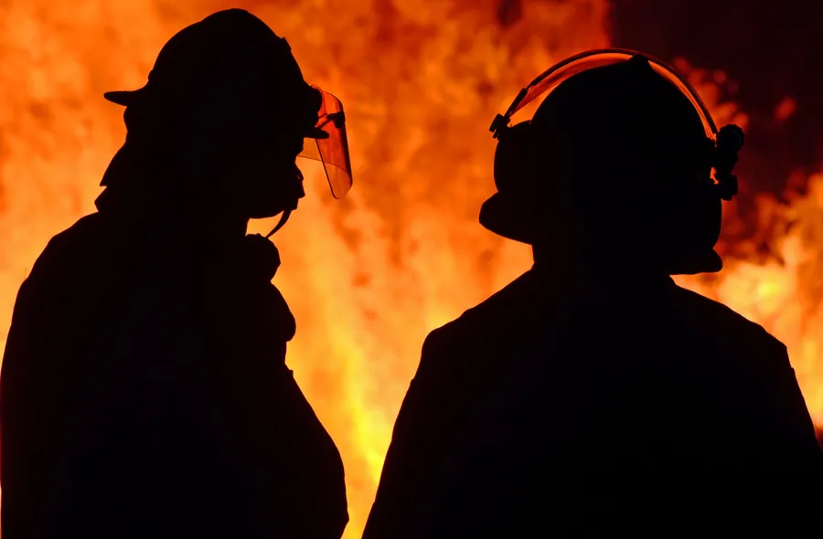 Incendiu la o hală de cereale
