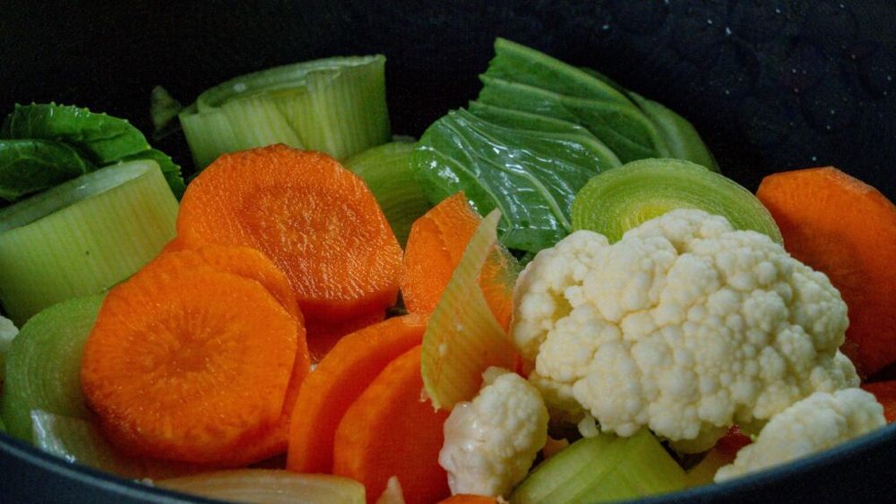 Zece legume și alimente vegetale ale lunii ianuarie și motive justificate să le mănânci/ Te ajută să slăbești, sunt ieftine, gustoase și versatile  