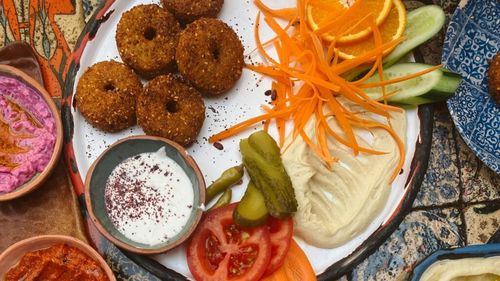 „Al doilea creier” decide dacă slăbești sau nu / De ce contează sănătatea intestinului / Ghidul alimentelor sprijină metabolismul