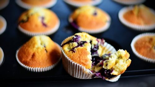 Idee de mic dejun: Muffins cu quinoa și fructe de pădure / Puteți înlocui fructele de pădure cu mere rase, caise uscate sau bucățele de ciocolată neagră