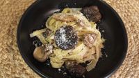 VIDEO FOTO | Paste cu carne de curcan și ciuperci. Dacă vrei un gust mai exotic pune și câteva stafide