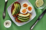 8 idei de mic dejun pentru un intestin sănătos. Ce recomandă nutriționiștii să pui în farfurie dimineața