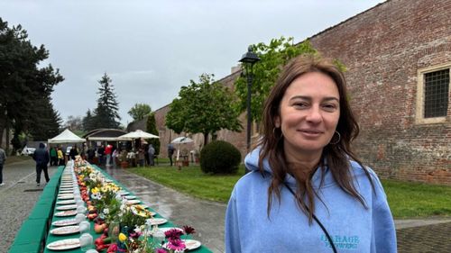 VIDEO | Alba Iulia se pregătește să intre în Cartea Recordurilor: 10.000 de oameni la o masă de aproape 3 kilometri