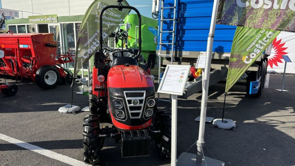 Un număr de 121 de dealeri, selectați de Administraţia Fondului pentru Mediu pentru participarea în Programul "Rabla pentru tractoare"