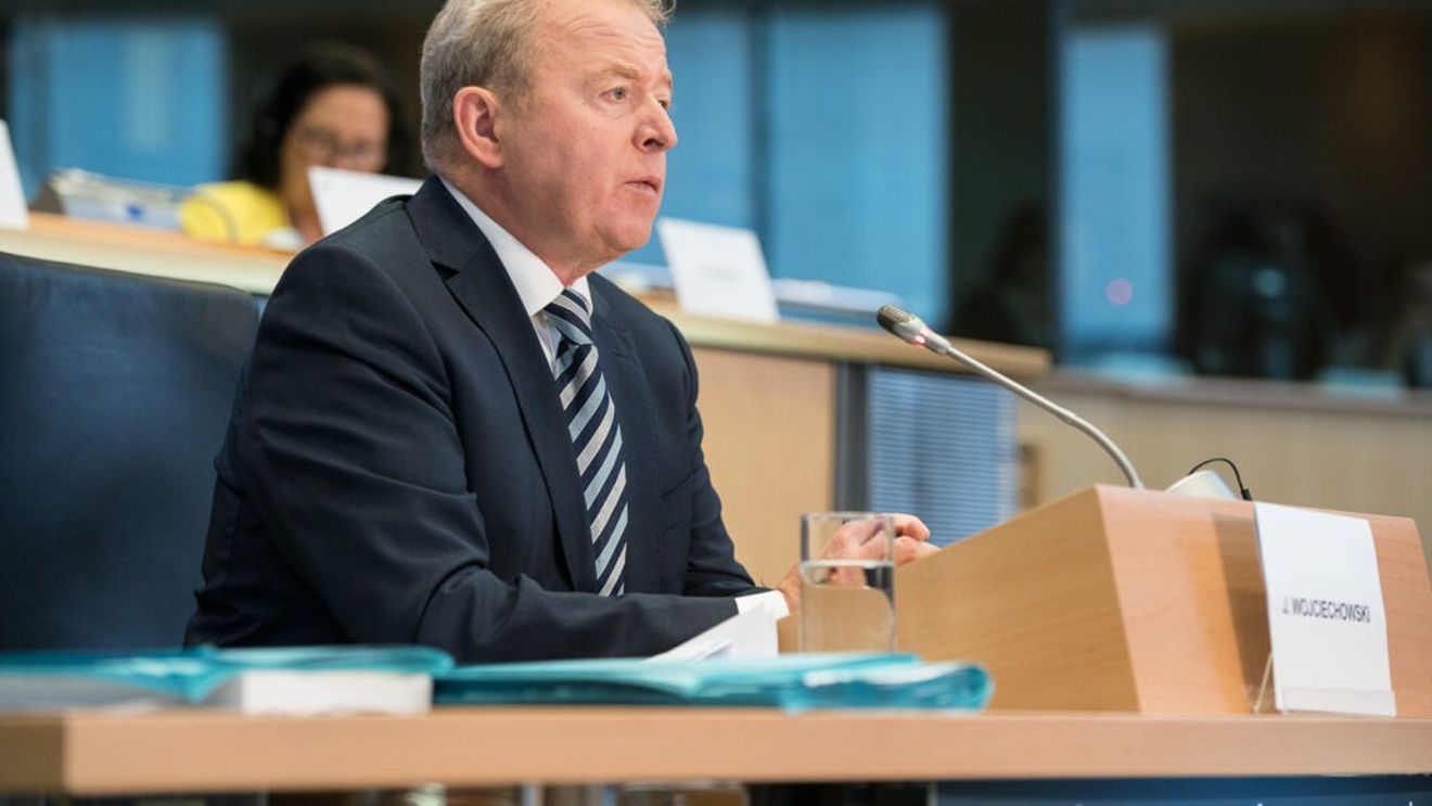 Comisarul european pentru Agricultură, după discuțiile privind politica agricolă comună a UE după 2027: „Chestiunea securității alimentare este principala funcție a agriculturii. E nevoie de stabilitate în privința veniturilor fermierilor”