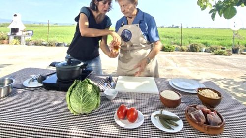 VIDEO / De la bucătăria moleculară, înapoi la rețetele bunicii. Guvernul catalan finanțează un proiect de conservare a bucătăriei tradiționale vechi, prin crearea unei arhive digitale