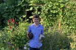 Arthur Motté, tânărul care cultivă legume bio pe doar 15 metri pătrați: „Nu ai nevoie de o grădină mare ca să produci hrană” /