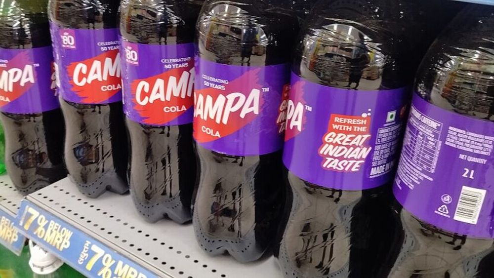 Cum a reușit „cola” indiană să se impună în fața giganților Coca-Cola și PepsiCo