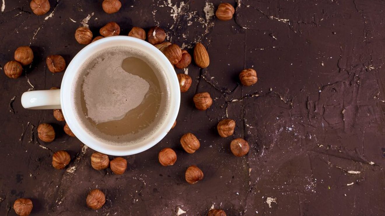 Cafea cu adaos și aromă de alune, un trend nou în industria HoReCa. Se poate face cu alune de pădure prăjite sau pastă de alune