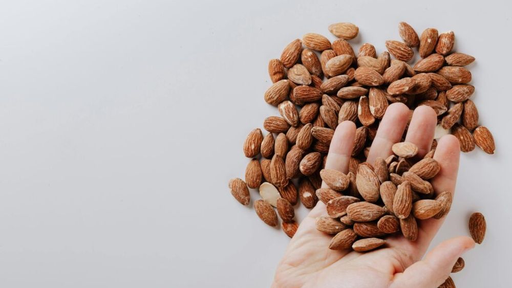 Au migdalele prebiotice? Un nutriționist explică de ce migdalele ajută digestia și cum susțin buna funcționare a inimii