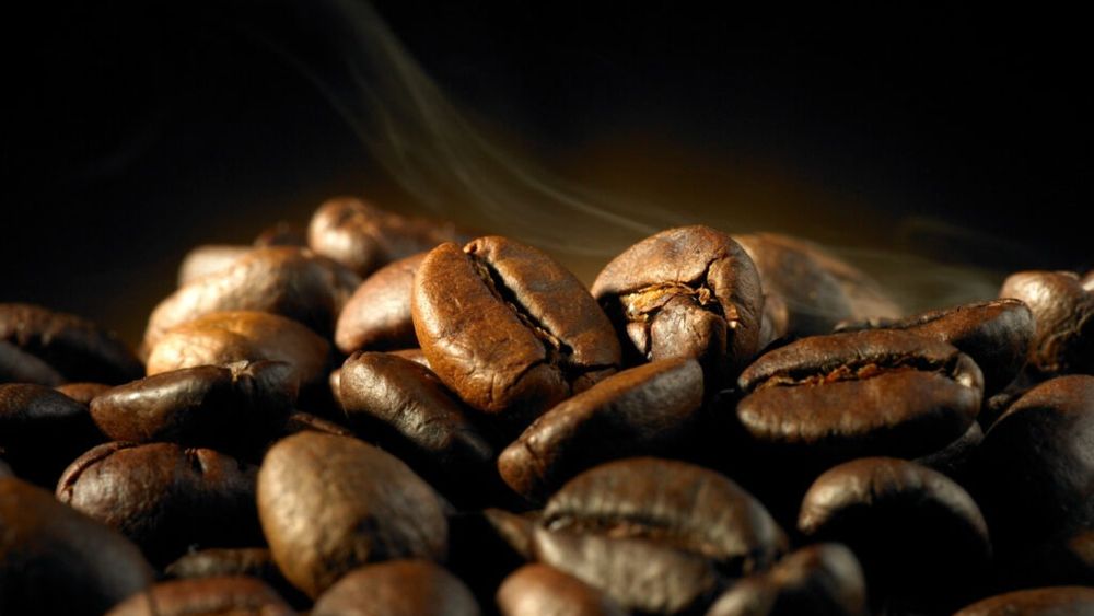 Comerţul global cu cafea s-a oprit după ce a fost lovit de preţurile brutale / Unii retaileri încep să nu mai aibă cafea pe rafturi: „A fost un coșmar”