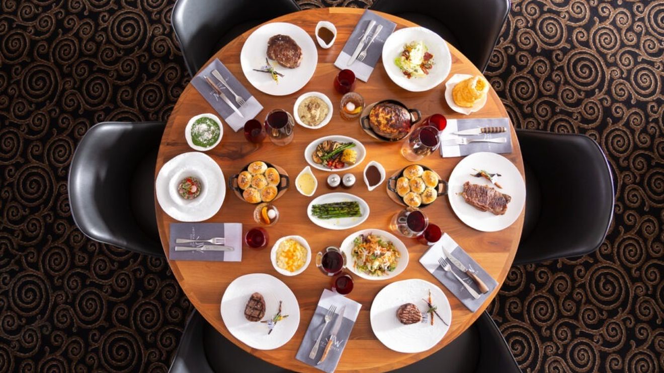 Experiența steakhouse: Lecție deschisă cu chef Nicolae Lică despre grătarul din vită americană