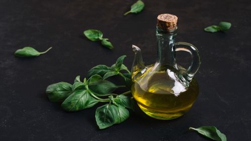 Uleiul de oregano, beneficii pentru sănătate/Are efect antibacterian, antifungic sau antioxidant, dar nu sunt studii suficiente în acest sens