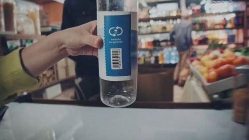 RetuRO: Peste 670 de milioane de ambalaje au fost returnate de către consumatori, de la începutul anului / 50.000 de tone, predate către reciclatori