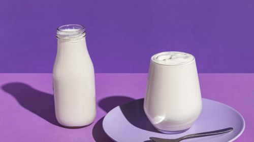 Chefir sau iaurt? Adevărul despre cele două alimente fermentate și efectele lor asupra sănătății intestinale / Diferențele esențiale explicate de specialiști 