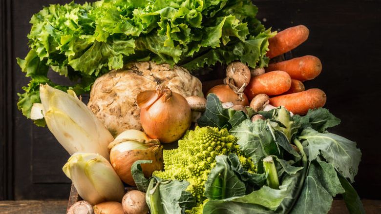 Morcovi moi, pâine uscată, mere zbârcite: 7 alimente care par stricate, dar pe care le poți salva foarte ușor
