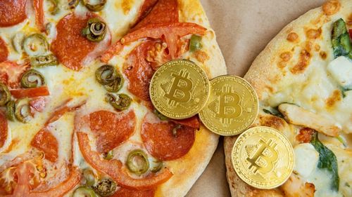 Pe 22 mai se sărbătorește Bitcoin Pizza Day / Este ziua în care două pizza au devenit simbolul unei revoluţii financiare