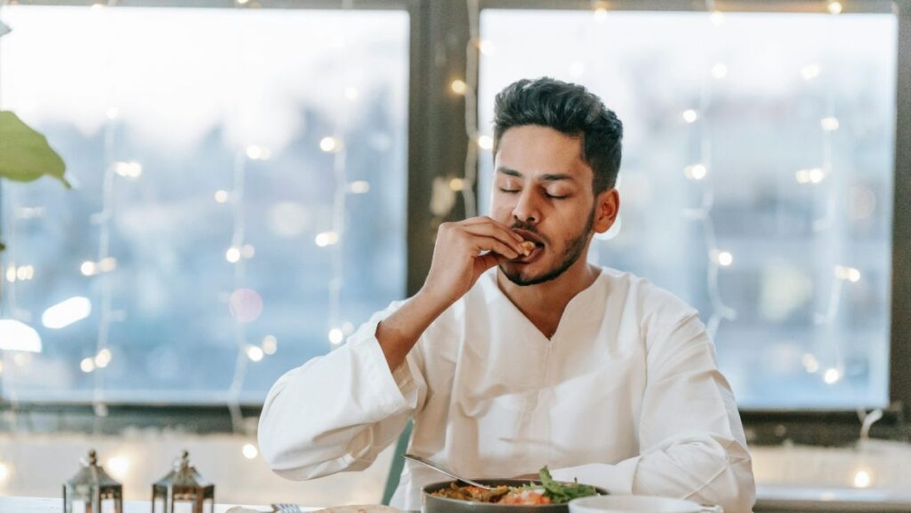 Nutrienții de care ar trebui să îi pese fiecărui bărbat cu vârsta de peste 40 de ani / Specialiștii spun că alimentele ultraprocesate trebuie să fie maximum 10% din totalul caloriilor zilnice, iar pentru sănătatea prostatei recomandă grapefruit roz și roșii