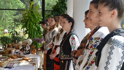 Festivalul Produsului Tradițional, organizat în 14 mai, la USAMV Cluj-Napoca / Rețetele au fost culese de studenți din 12 județe / Găină umplută de nuntă, alivencă de Bilbor, zacuscă de Tihău, între produsele prezentate