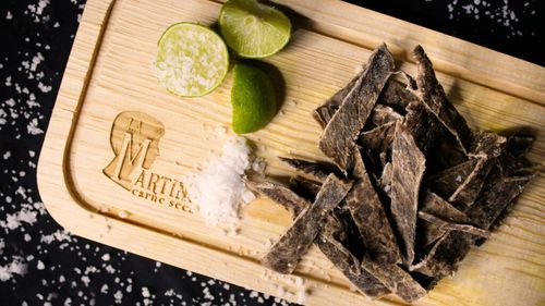 Este sănătos să mănânci beef jerky? Nutriționiștii explică la ce să fii atent când alegi această gustare foarte populară