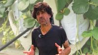 VIDEO Cultivarea hidroponică a căpșunilor / Fermier: Am introdus irigarea prin picurare și cultura hidroponică pentru a economisi apă și pentru a reduce bolile plantelor