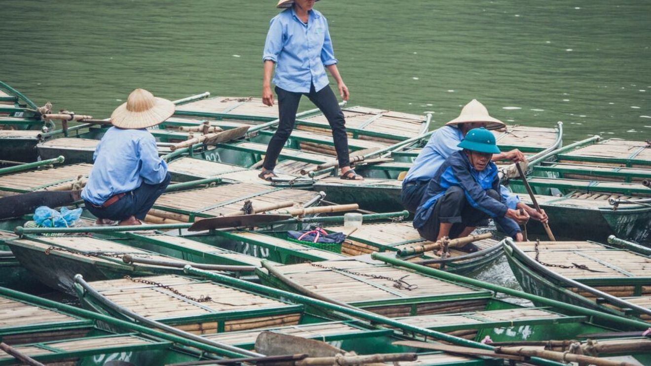 Pescarii de pe cel mai mare lac din Filipine se tem că instalarea de panouri solare plutitoare le va reduce veniturile / Țara vrea să obțină 50% din energia sa electrică din surse regenerabile până în 2040