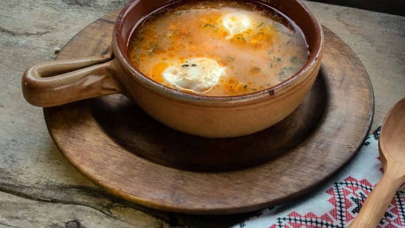 Supă de ouă: ce este și cum se prepară / Face parte dintre mâncărurile românești specifice Transilvaniei și Bihorului