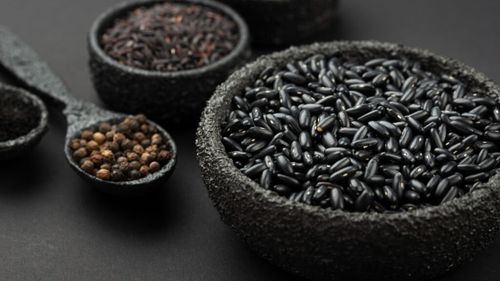 După excesele de sărbători, un aliat neașteptat pentru colesterol și greutate / Doar o linguriță pe zi din aceste semințe te va ajuta să scapi rapid de kilogramele în plus, arată mai multe studii