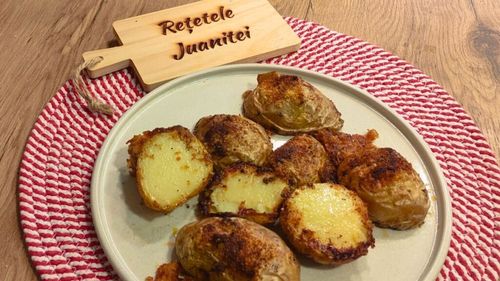 VIDEO | Rețetele Juanitei | Cartofi cu parmezan, la tavă/ Se prepară cât ai bate din palme, chiar și dacă n-ai habar de gătit