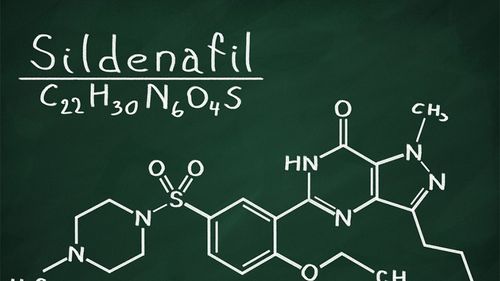Stimulent sexual prezent ilegal în suplimente alimentare vândute din România / Un consumator german a acuzat probleme cardiace
