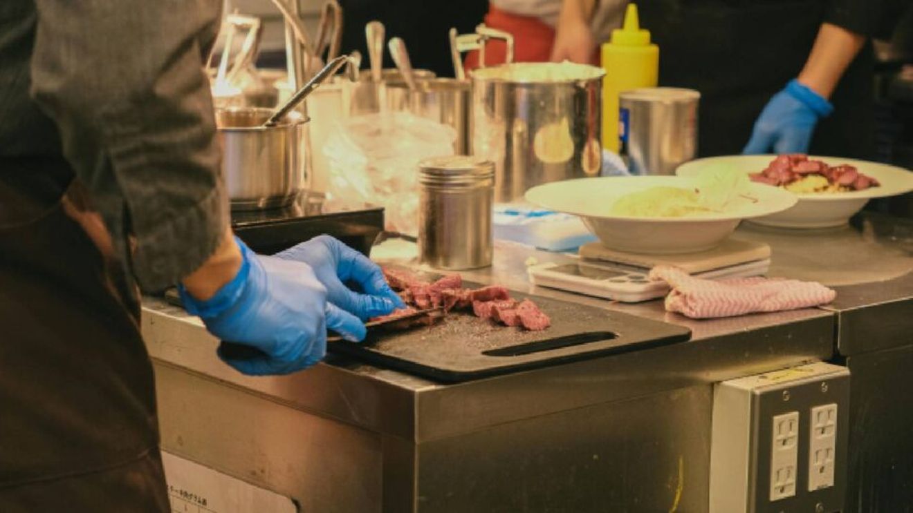 Subestimat în bucătăria românească: ce preparate nu apreciem suficient/ Chef: „Nu există așa ceva. Sunt doar lucruri pe care le prioritizăm diferit. Astăzi, la putere, este fasolea cu ciolan”