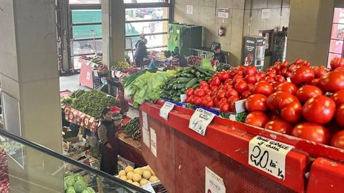 PIAȚA OBOR: Ce legume de sezon găsești primăvara asta și cât costă