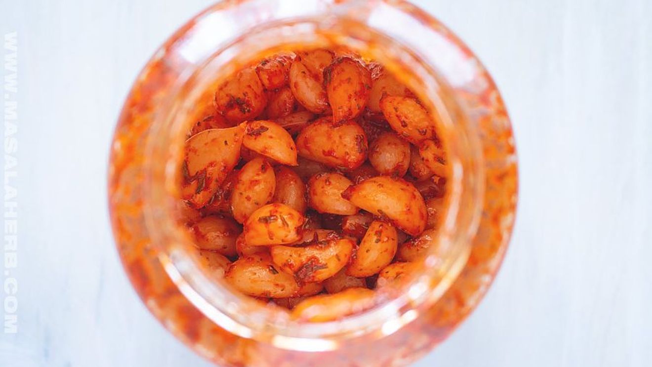 Usturoi murat picant - gustare care poate fi preparată în 5 minute