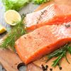 Cina recomandată pentru controlul tensiunii arteriale / Somonul, spanacul și cartoful dulce formează „trio-ul” ales de dieteticieni