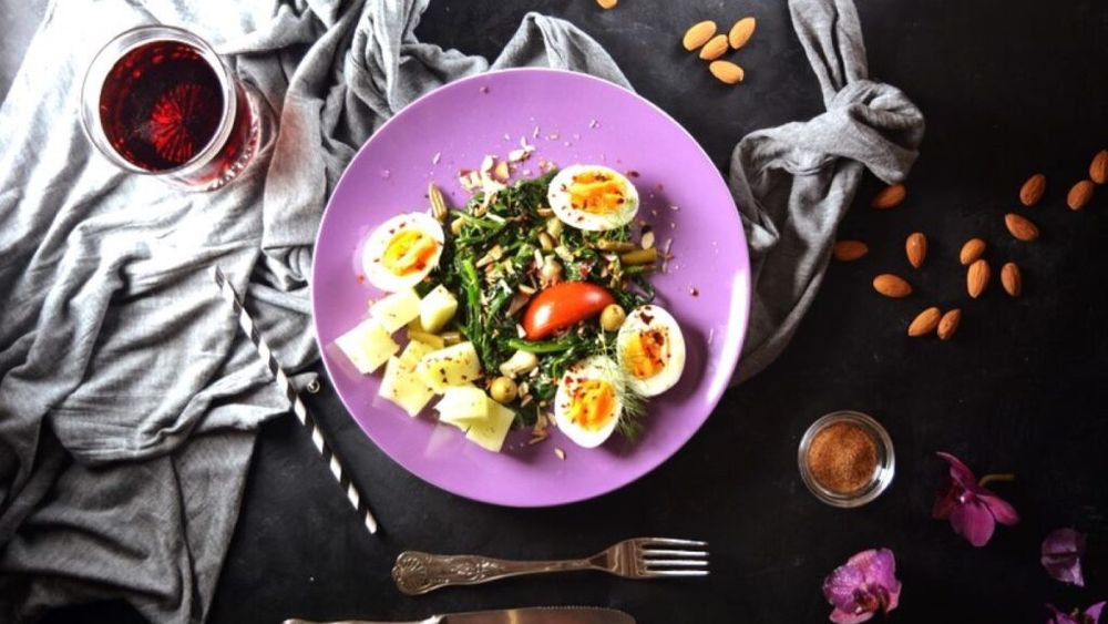 Alimentele pe care nutriționiștii le recomandă întotdeauna: hrănitoare, dau senzație de sațietate și ajută la menținerea greutății. Sunt alimente pe care le consumăm în mod curent
