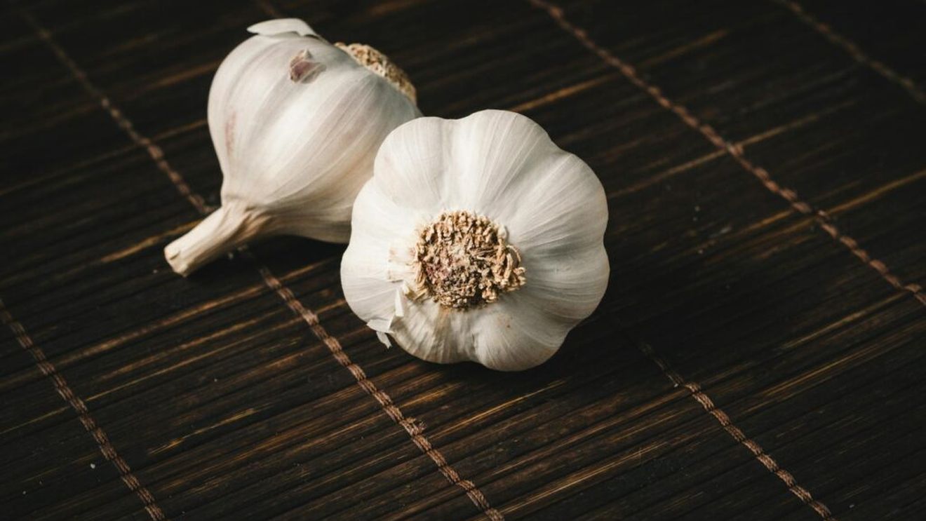 Cultivatorii de usturoi din Buzău spun că au costuri mai ridicate pentru producţie și solicită sprijin / Conflictul ruso-ucrainean a dus la creșterea preţurilor la îngrăşăminte