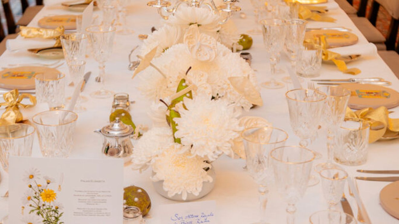 Ce cuprinde un meniu regal, la Palatul Elisabeta: tourbillon de ricotta cu pesto de mazăre, somon cu lime și ghimbir și cheesecake ”Marriage30”