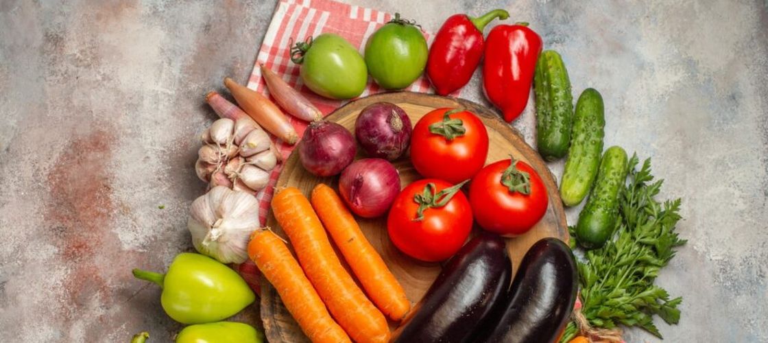 Dieta antiinflamatoare ar putea reduce riscul de cancer / Legumele, peștele gras și fructele de pădure printre alimentele recomandate de specialiștii