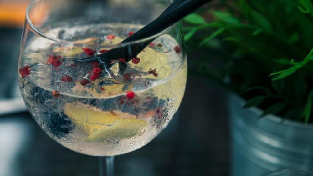 Un italian care s-a convertit la islam a deschis primul bar fără alcool din Torino: „A nu avea alcool nu este o barieră, ci un avantaj”