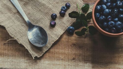 Ce se întâmplă în corpul tău când mănânci afine în fiecare zi / Nutriționiștii au stabilit că acest fruct, bogat în antioxidanți, reduce riscul de boli cronice și te ajută să-ți menții greutatea