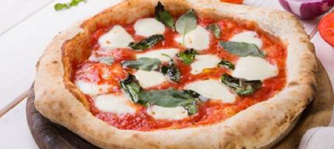 Coace 10.000 de pizza pe lună, iar succesul vine cu ajutorul Inteligenței Artificiale și prin managementul revoluționar