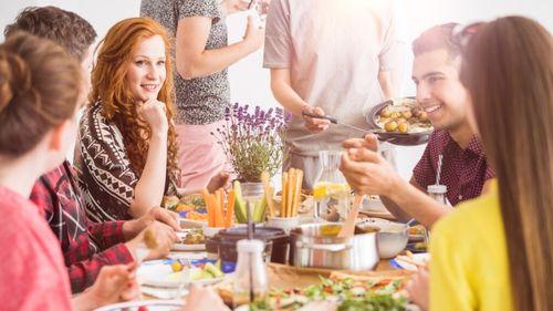 Trecerea la o alimentație sănătoasă la mijlocul vieții ți-ar putea adăuga 10 ani la viață. 3 alimente par să facă cea mai mare diferență - studiu