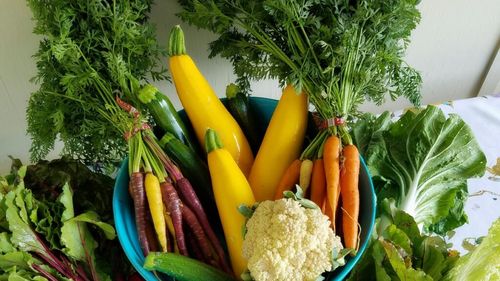 Probe prelevate din legume produse de fermierii din Olt, care au beneficiat de ajutor de minimis, au fost conforme şi nu s-au constatat depăşiri ale limitelor admise de substanţe chimice