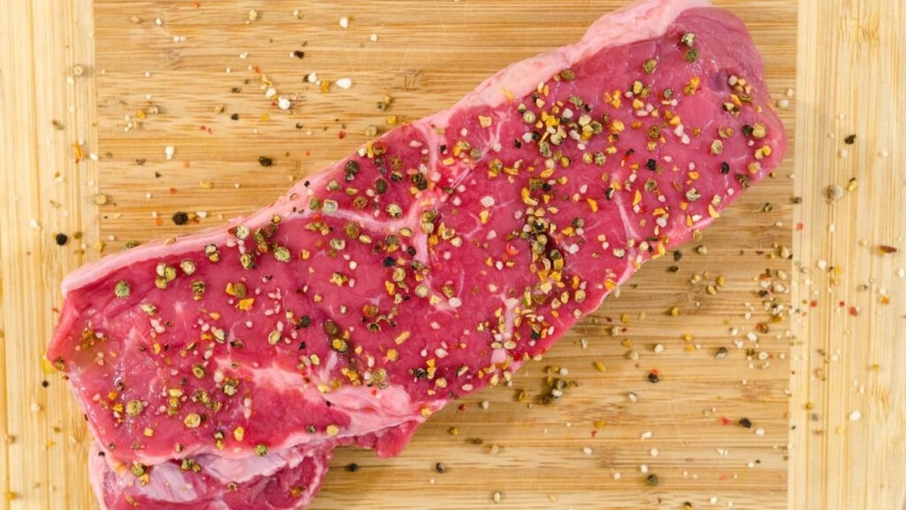 Consumul acestui aliment poate crește riscul de cancer pancreatic/Nu face abuz de carne roșie și gătește-o după regulile nutriționiștilor, dacă vrei să te menții sănătos