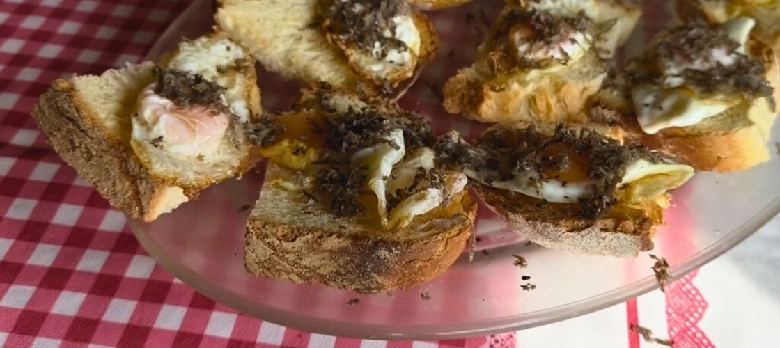 VIDEO | Tapas cu trufă neagră/ Oul care „respiră” aromă de trufă