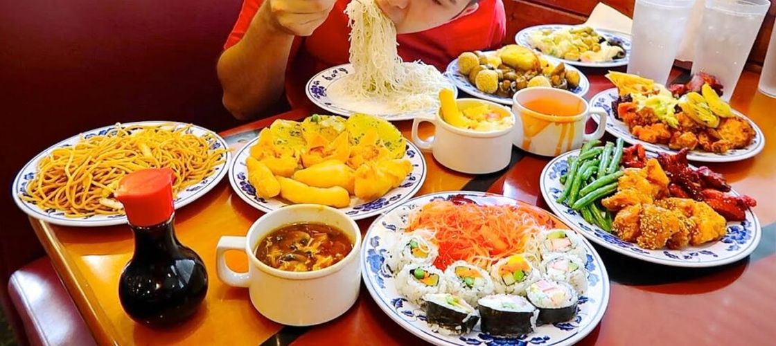 Sunt rentabile restaurantele de tip bufet deschis? Proprietar: „Dacă un client nu mănâncă mai mult de 20 de porții, afacerea rămâne profitabilă”