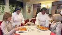 Oasi della Pace, restaurantul călugărițelor din Italia/ 4 călugărițe de peste 70 ani gătesc un meniu cu șapte aperitive și preparate tradiționale, la 25 de euro